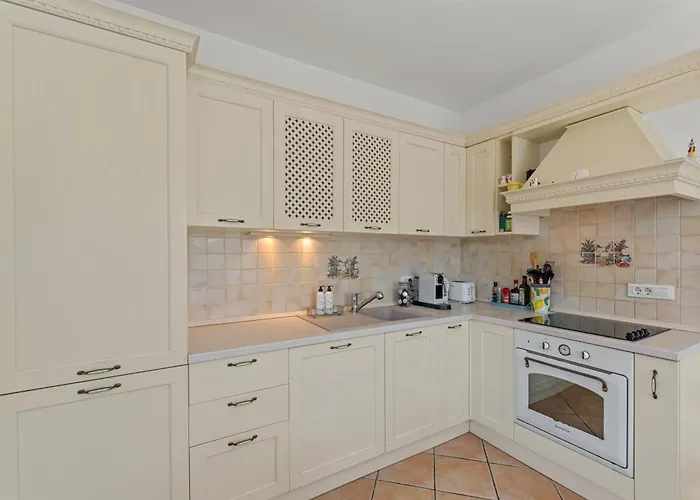 Mia Lea * Tar-Vabriga