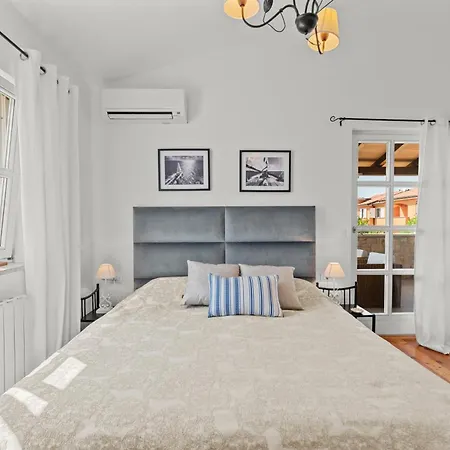 Mia Lea * Tar-Vabriga