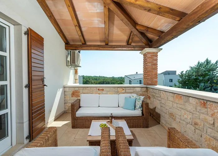 Mia Lea * Tar-Vabriga